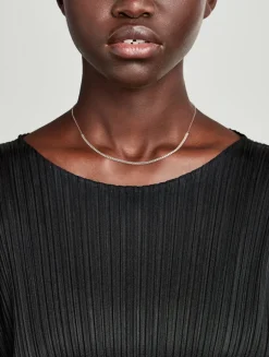 18K White Gold Uniform Half Line Necklace With Diamonds