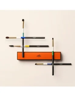 L’estompeur de précision Eye Makeup Brush